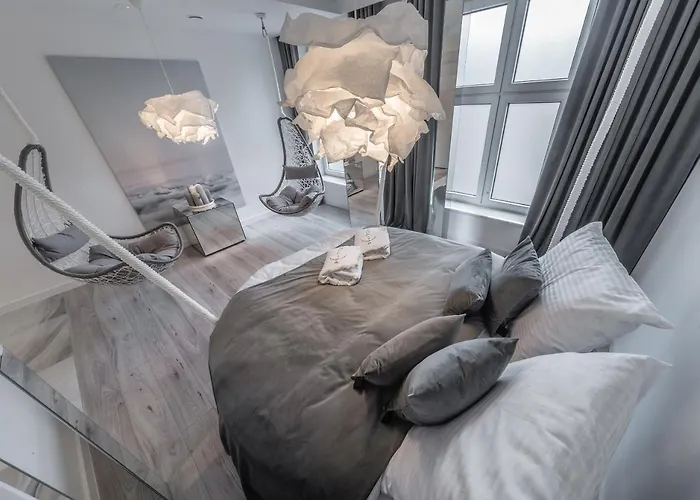 Eclipse Silver Room