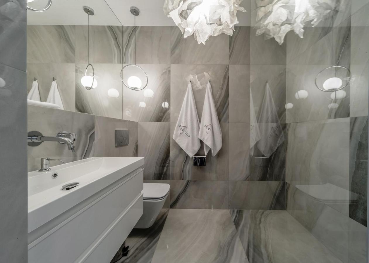 Eclipse Silver Apartment *