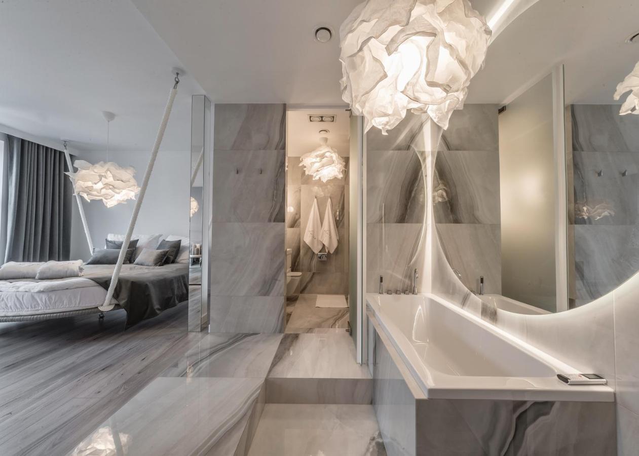 Apartment Eclipse Silver *